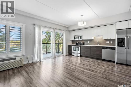 504 550 4Th Avenue N, Saskatoon, SK - Indoor Photo Showing Kitchen With Stainless Steel Kitchen