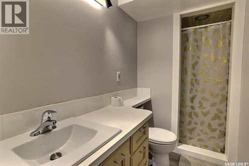 122 Edenwold Crescent, Regina, SK - Indoor Photo Showing Bathroom