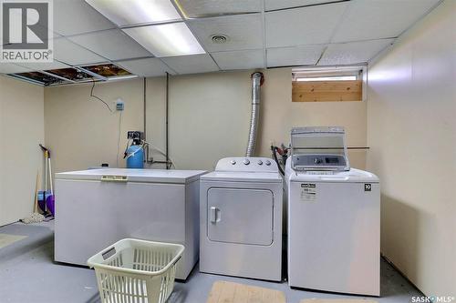 122 Edenwold Crescent, Regina, SK - Indoor Photo Showing Laundry Room