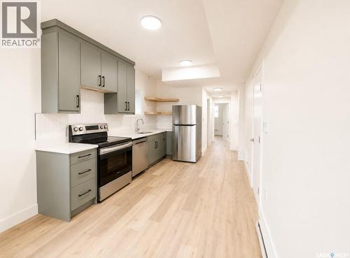 424 Empress Street, Saskatoon, SK - Indoor Photo Showing Kitchen