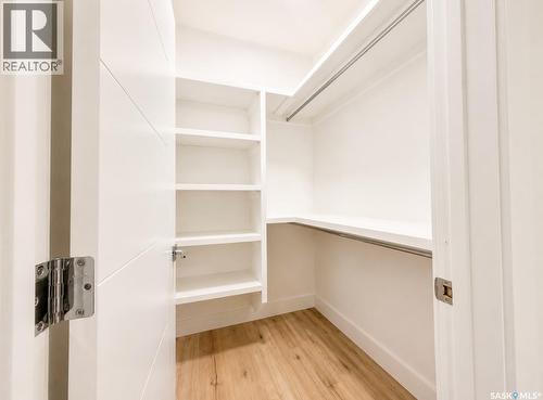 424 Empress Street, Saskatoon, SK - Indoor With Storage