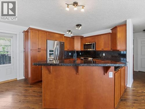 4 Ruby Lane, Whitehorse, YT - Indoor Photo Showing Kitchen