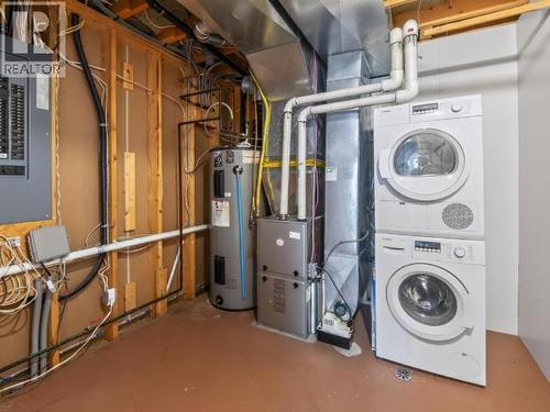4 Ruby Lane, Whitehorse, YT - Indoor Photo Showing Laundry Room