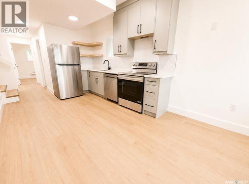 426 Empress Street, Saskatoon, SK - Indoor Photo Showing Kitchen