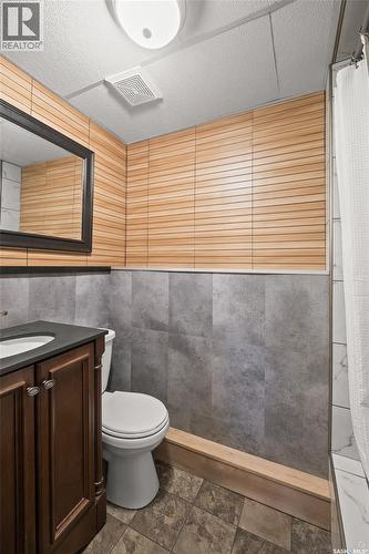 3075 Sherman Drive, Prince Albert, SK - Indoor Photo Showing Bathroom
