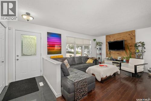 3075 Sherman Drive, Prince Albert, SK - Indoor Photo Showing Living Room