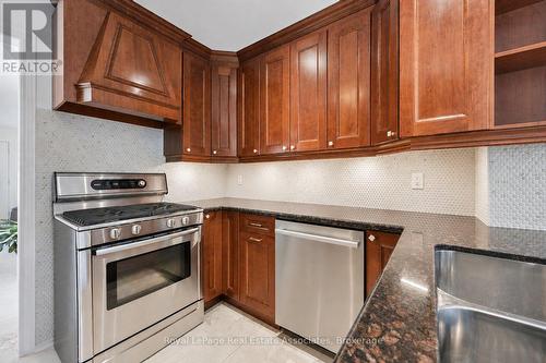 Kitchen - 3344 Trelawny Circle, Mississauga, ON - Indoor Photo Showing Kitchen With Stainless Steel Kitchen