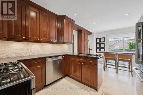 Kitchen - 3344 Trelawny Circle, Mississauga, ON - Indoor Photo Showing Kitchen
