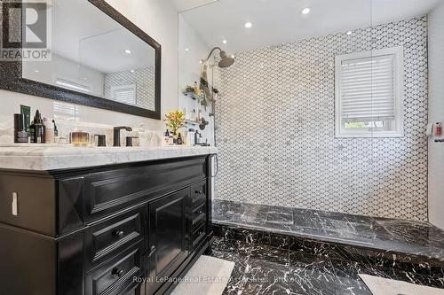 Ensuite Bathroom - 3344 Trelawny Circle, Mississauga, ON - Indoor