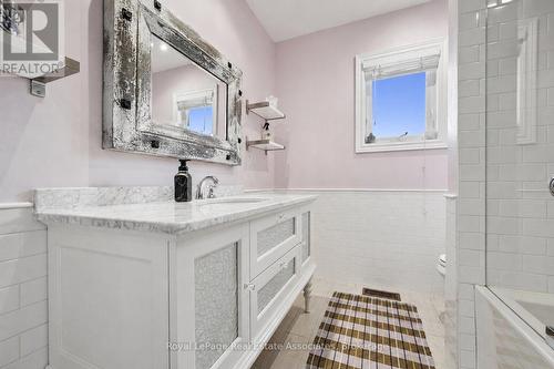Main Bathroom - 3344 Trelawny Circle, Mississauga, ON - Indoor Photo Showing Bathroom