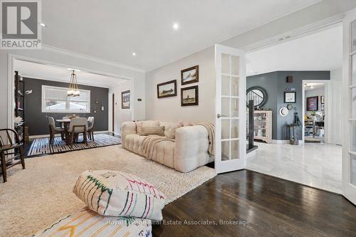 Living Room - 3344 Trelawny Circle, Mississauga, ON - Indoor Photo Showing Living Room