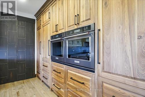 8837 Wellington Road 124, Erin, ON - Indoor Photo Showing Kitchen