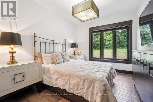 8837 Wellington Road 124, Erin, ON - Indoor Photo Showing Bedroom