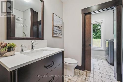 8837 Wellington Road 124, Erin, ON - Indoor Photo Showing Bathroom