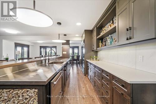 8837 Wellington Road 124, Erin, ON - Indoor Photo Showing Kitchen With Upgraded Kitchen