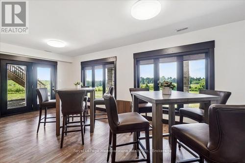 8837 Wellington Road 124, Erin, ON - Indoor Photo Showing Dining Room