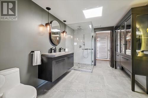 8837 Wellington Road 124, Erin, ON - Indoor Photo Showing Bathroom
