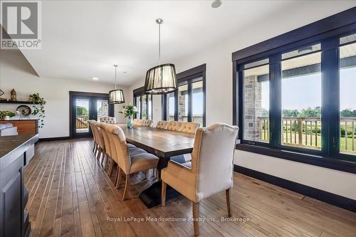 8837 Wellington Road 124, Erin, ON - Indoor Photo Showing Dining Room