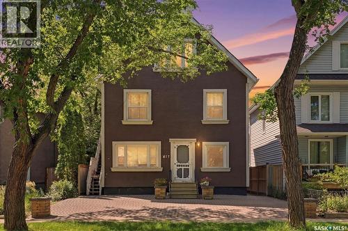 817 8Th Avenue N, Saskatoon, SK - Outdoor