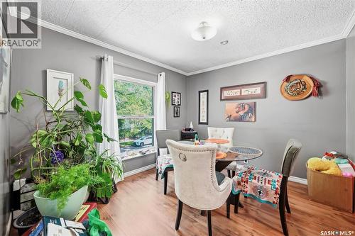 817 8Th Avenue N, Saskatoon, SK - Indoor Photo Showing Dining Room