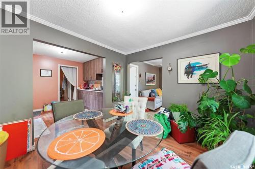 817 8Th Avenue N, Saskatoon, SK - Indoor Photo Showing Dining Room