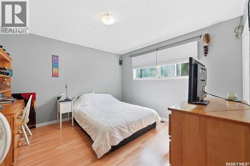 817 8Th Avenue N, Saskatoon, SK - Indoor Photo Showing Bedroom