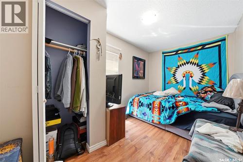 817 8Th Avenue N, Saskatoon, SK - Indoor Photo Showing Bedroom
