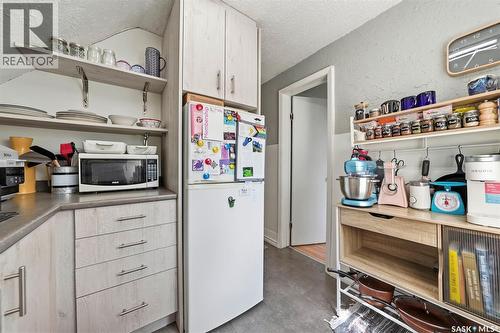 817 8Th Avenue N, Saskatoon, SK - Indoor Photo Showing Other Room