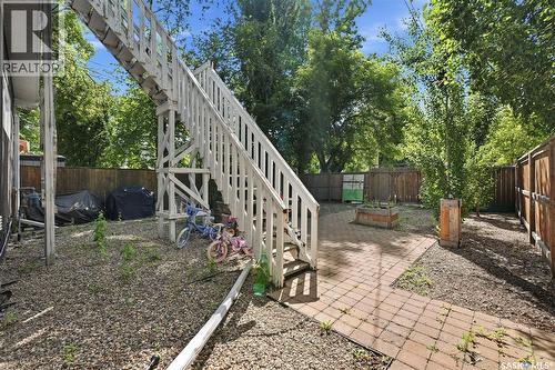 817 8Th Avenue N, Saskatoon, SK - Outdoor