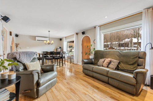 Living Room - 174 Rue Des Deux-Montagnes, Bromont, QC - Indoor Photo Showing Living Room