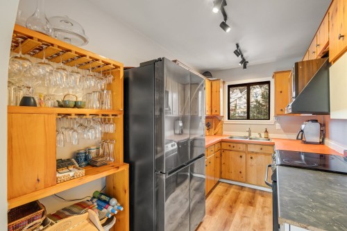 Kitchen - 174 Rue Des Deux-Montagnes, Bromont, QC - Indoor Photo Showing Kitchen With Double Sink