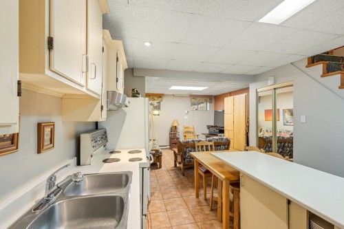 Kitchen - 174 Rue Des Deux-Montagnes, Bromont, QC - Indoor Photo Showing Kitchen With Double Sink