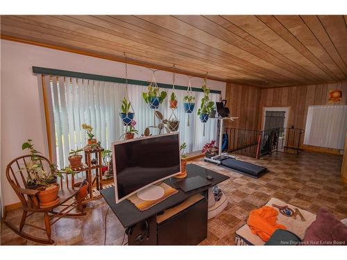 816 Pleasant Dr, Minto, NB 