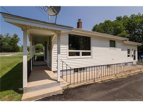 816 Pleasant Dr, Minto, NB 