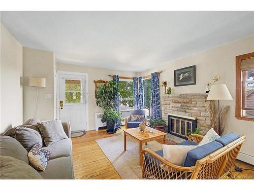 123 Henry St, Fredericton, NB 