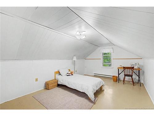 123 Henry St, Fredericton, NB 