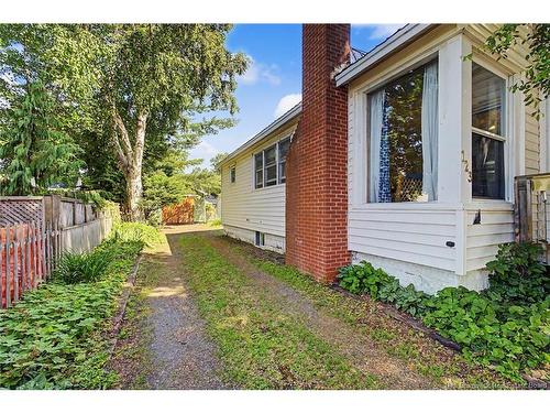123 Henry St, Fredericton, NB 