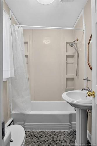 18 Forest Rd, Rothesay, NB 