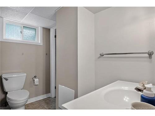 18 Forest Rd, Rothesay, NB 