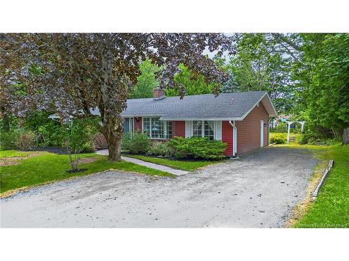 18 Forest Rd, Rothesay, NB 