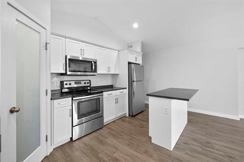 496 Hethrington Ave, Winnipeg, MB - Indoor Photo Showing Kitchen