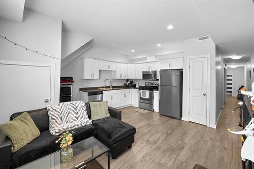 496 Hethrington Ave, Winnipeg, MB - Indoor