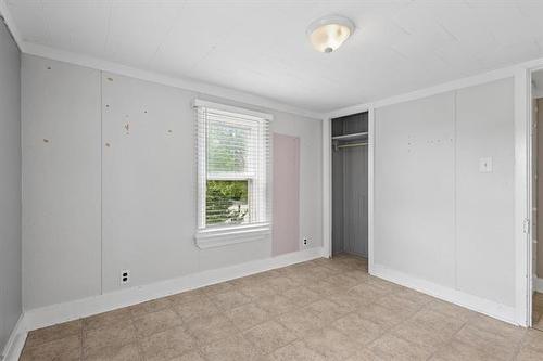 377 Main St, St Adolphe, MB - Indoor Photo Showing Other Room