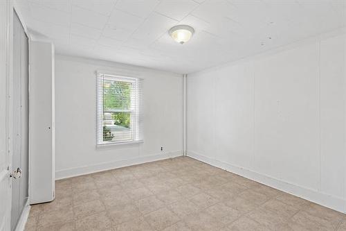 377 Main St, St Adolphe, MB - Indoor Photo Showing Other Room
