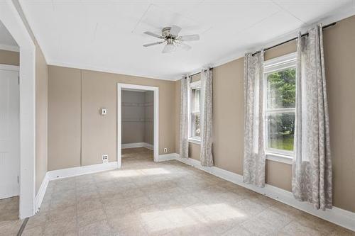 377 Main St, St Adolphe, MB - Indoor Photo Showing Other Room