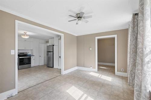 377 Main St, St Adolphe, MB - Indoor Photo Showing Other Room
