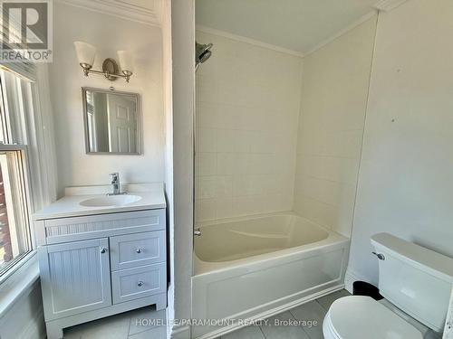 44 Bristol Street, Hamilton, ON - Indoor Photo Showing Bathroom