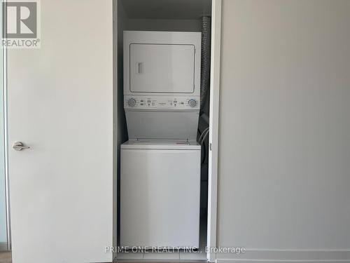 1114 - 158 Front Street E, Toronto, ON - Indoor Photo Showing Laundry Room