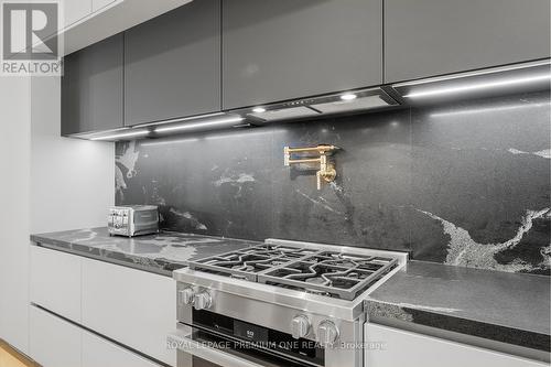 49 Norman Drive, King, ON - Indoor Photo Showing Kitchen
