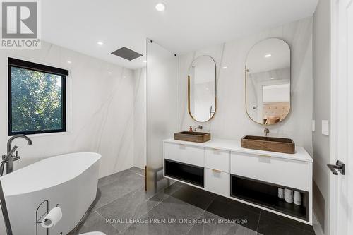 49 Norman Drive, King, ON - Indoor Photo Showing Bathroom